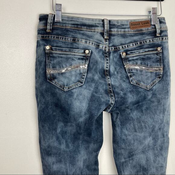Distressed Acid Wash Jeans with Sequins Sweet Look - Picture 4 of 11